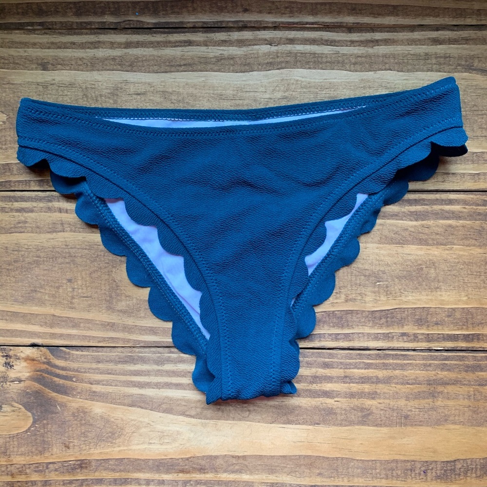 Cupshe NWT Scalloped bottoms